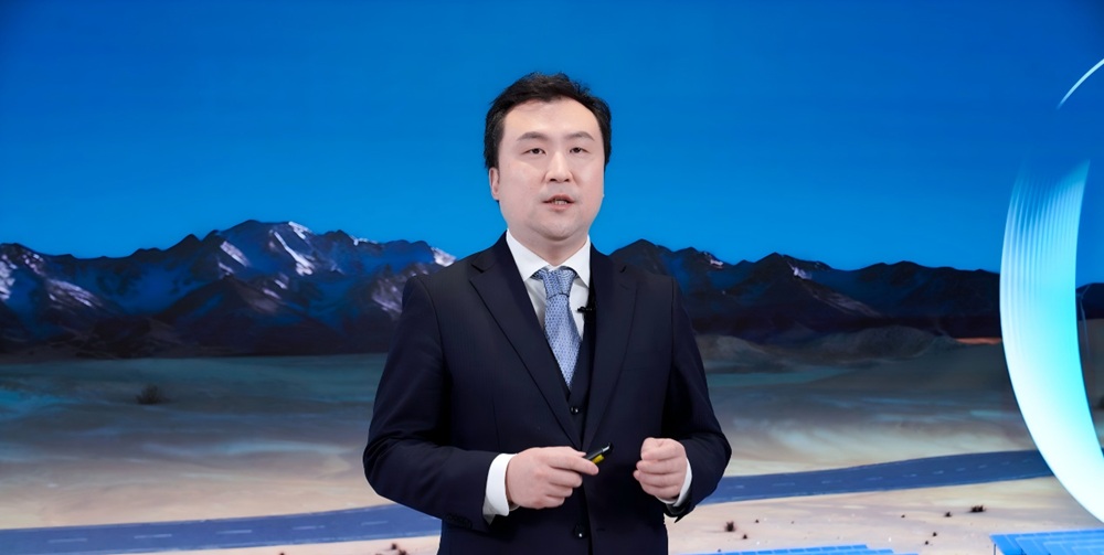 華為數(shù)字能源智能光伏業(yè)務副總裁、首席營銷官鐘明明發(fā)布智能光伏十大趨勢