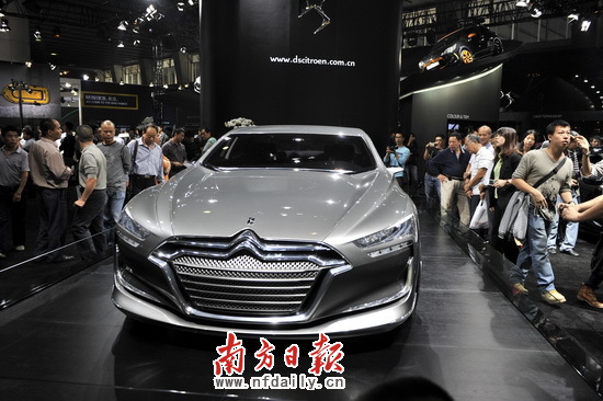 汽車下一站：新能源還是車聯(lián)網(wǎng)？