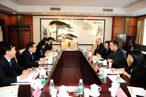 萬鋼部長會見美國特斯拉公司首席執行官馬斯克