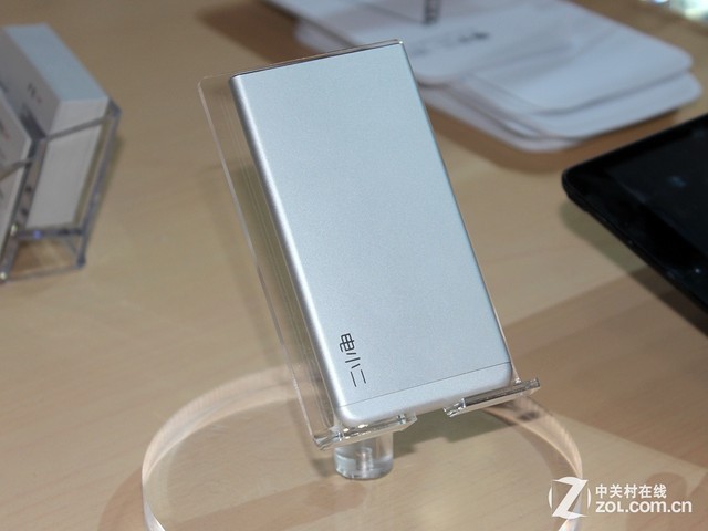 解決蘋果iPhone6續航短板 電小二鋒6移動電源預售 解決蘋果iPhone6續航短板 電小二鋒6移動電源預售