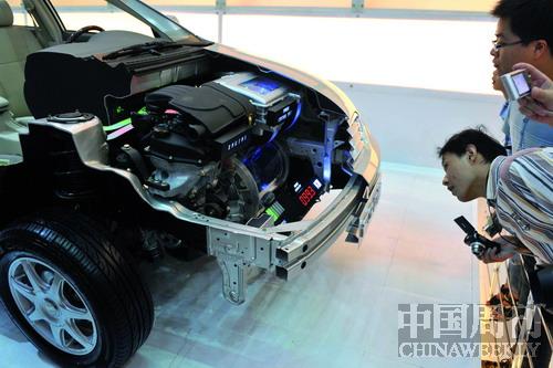 新能源車存在政策陷阱 專家建議“取消補(bǔ)貼” 新能源車存在政策陷阱 專家建議“取消補(bǔ)貼”