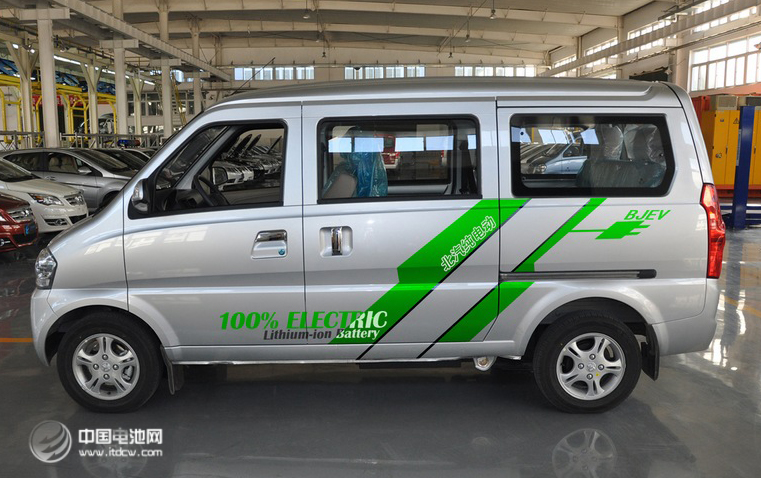 優(yōu)惠多免搖號 新能源汽車11月銷售“井噴” 優(yōu)惠多免搖號 新能源汽車11月銷售“井噴”
