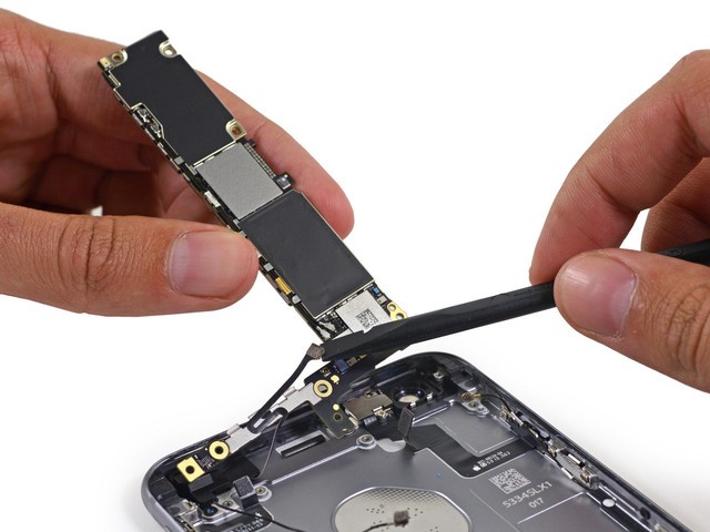 電池縮水為哪般 全新iPhone 6s Plus拆解（組圖）