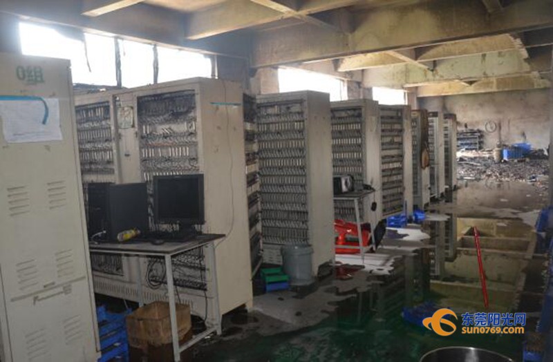 廣東深圳:中準(zhǔn)能源廢舊圓柱鋰電池堆冒煙起火 無傷亡 廣東深圳:中準(zhǔn)能源廢舊圓柱鋰電池堆冒煙起火 無傷亡