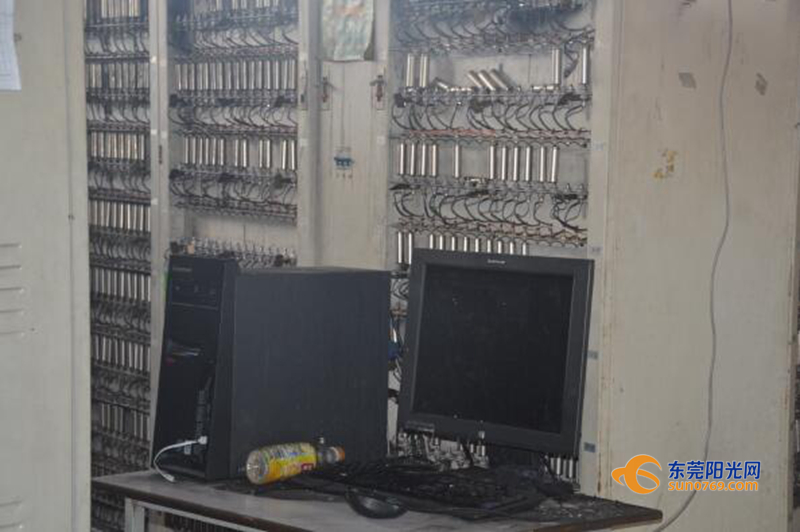 廣東深圳:中準(zhǔn)能源廢舊圓柱鋰電池堆冒煙起火 無傷亡 廣東深圳:中準(zhǔn)能源廢舊圓柱鋰電池堆冒煙起火 無傷亡
