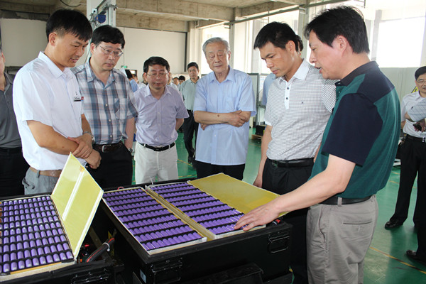新能源汽車正進入拼“電”時代 電池技術提升方能節能環保