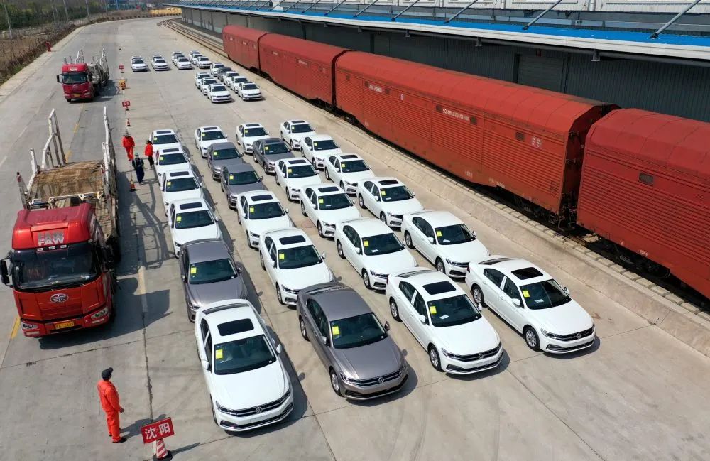 政策組合拳能否給汽車市場“掛擋提速”? 新能源汽車新機遇引人關注 政策組合拳能否給汽車市場“掛擋提速”? 新能源汽車新機遇引人關注