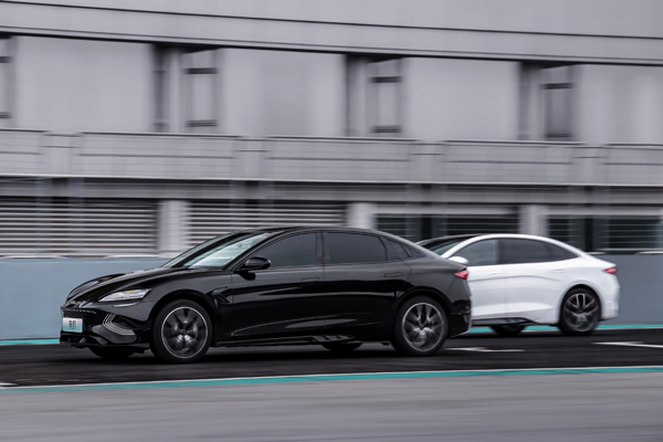 純電續(xù)航700km，比亞迪這個(gè)榮耀版車(chē)型真的被低估了！